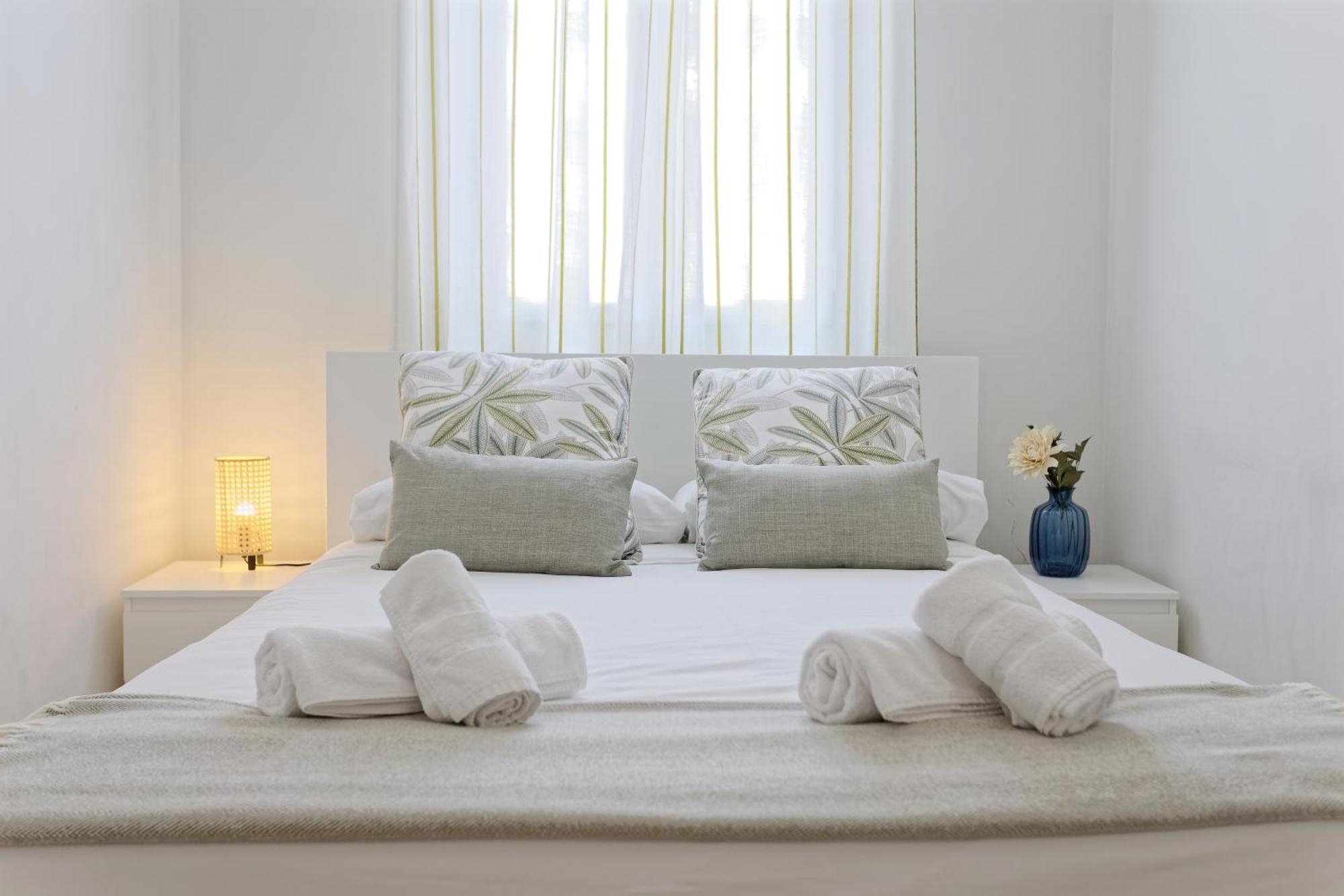 & Bright Apartment!! * Barcelona
